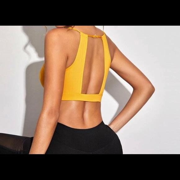 Cut out crop top Sports Bra - Picture 4 of 5